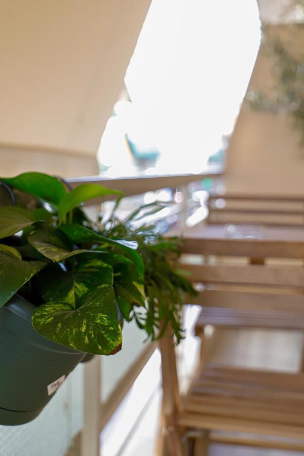 Newly Renovated Apartment 7 Min Walk From Acropolis Athens Luaran gambar