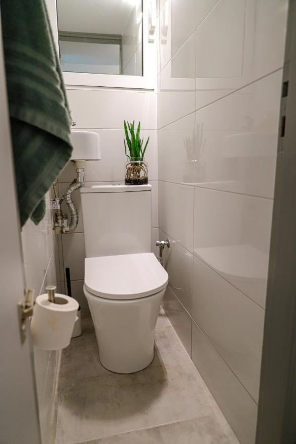 Newly Renovated Apartment 7 Min Walk From Acropolis Athens Luaran gambar